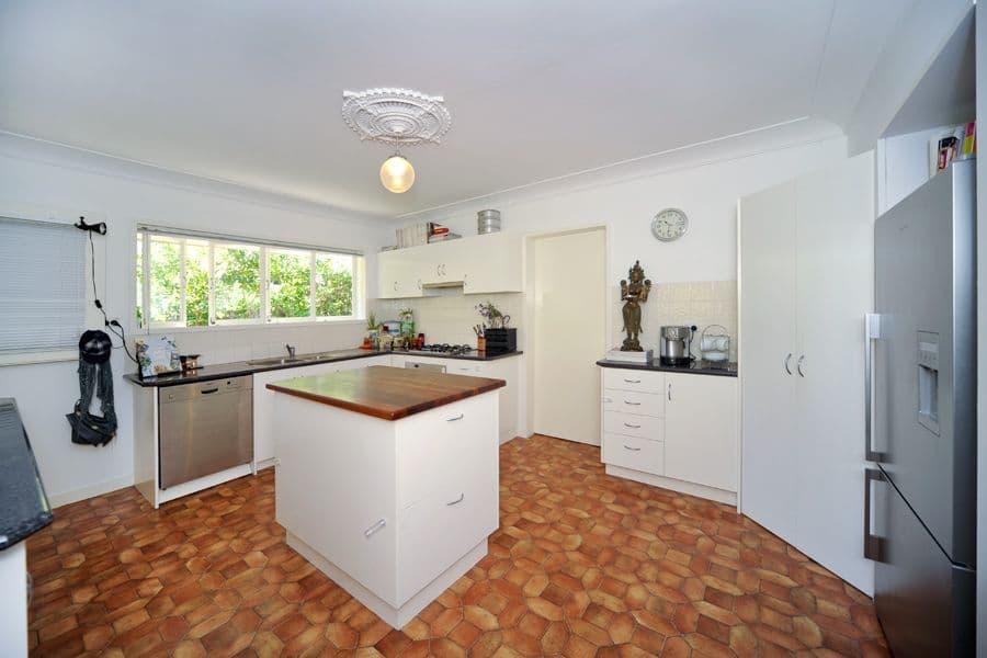 828 Waterworks Road, THE GAP QLD 4061, The Gap - Thumbnail 4