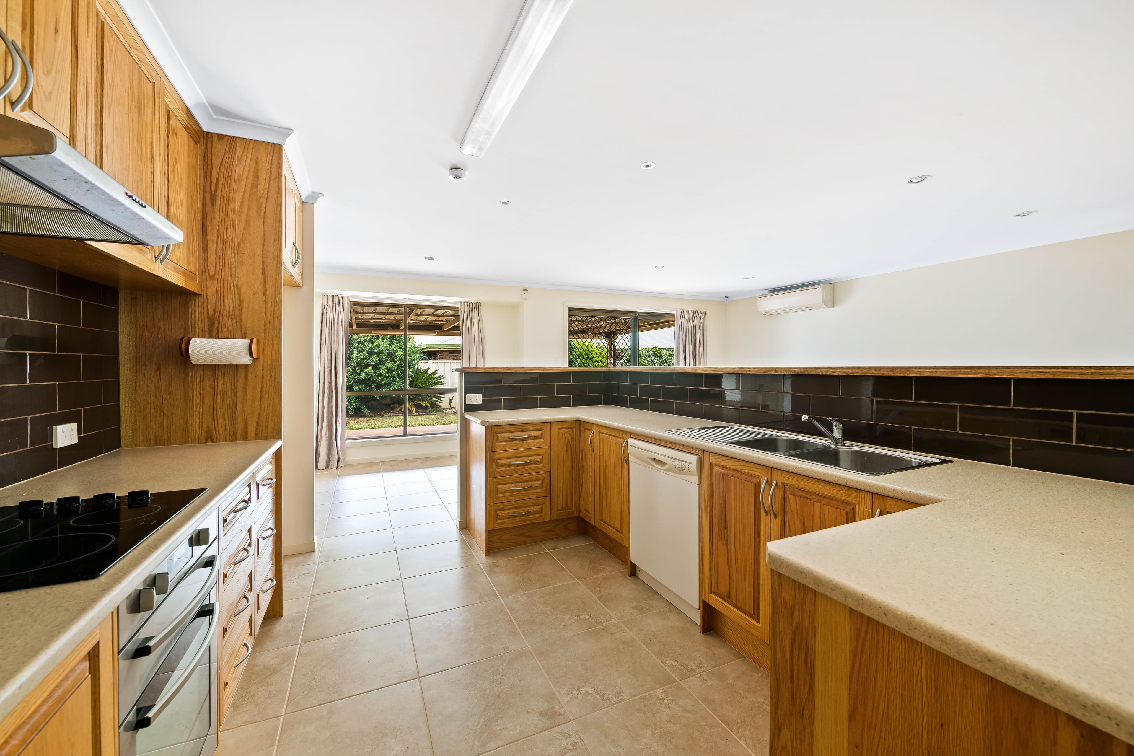 6 Koppe Court, Centenary Heights QLD 4350, Centenary Heights - Thumbnail 2