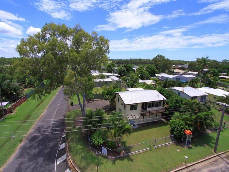 25 Mcintosh Avenue, ELLIOTT HEADS QLD 4670, Elliott Heads - Thumbnail 2