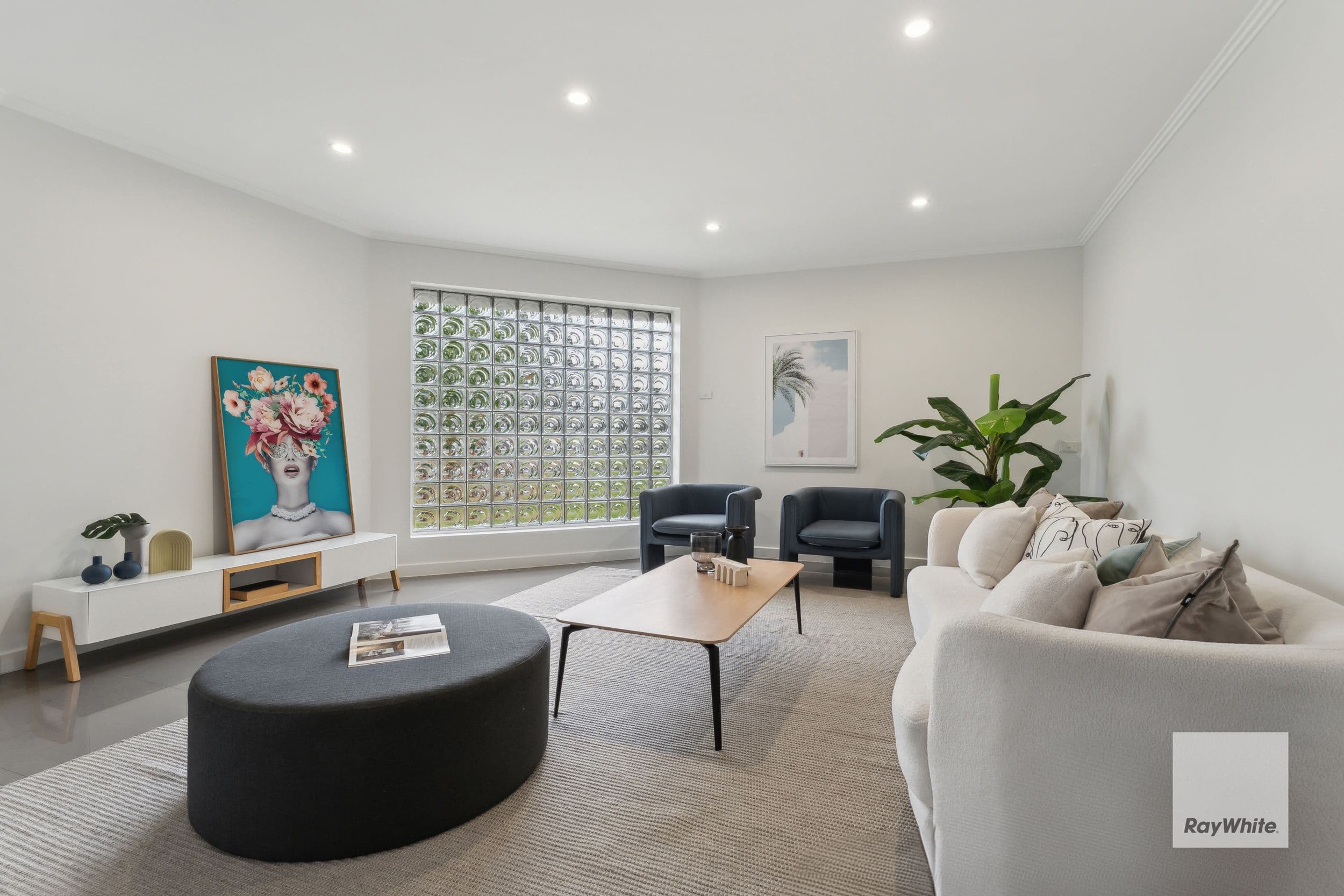 17 Rutherglen Way, Taylors Lakes VIC 3038, Taylors Lakes - Thumbnail 2
