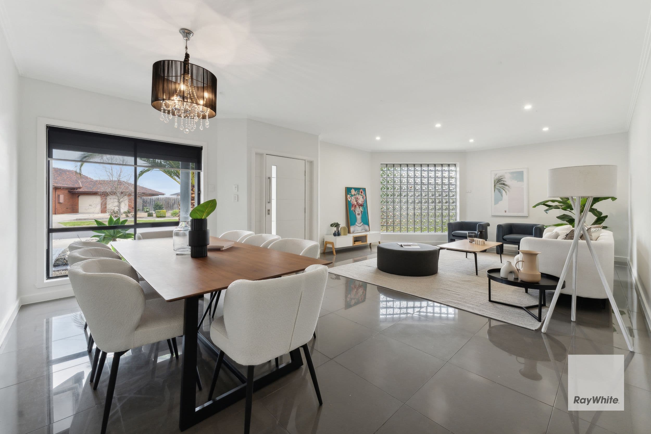17 Rutherglen Way, Taylors Lakes VIC 3038, Taylors Lakes - Thumbnail 3