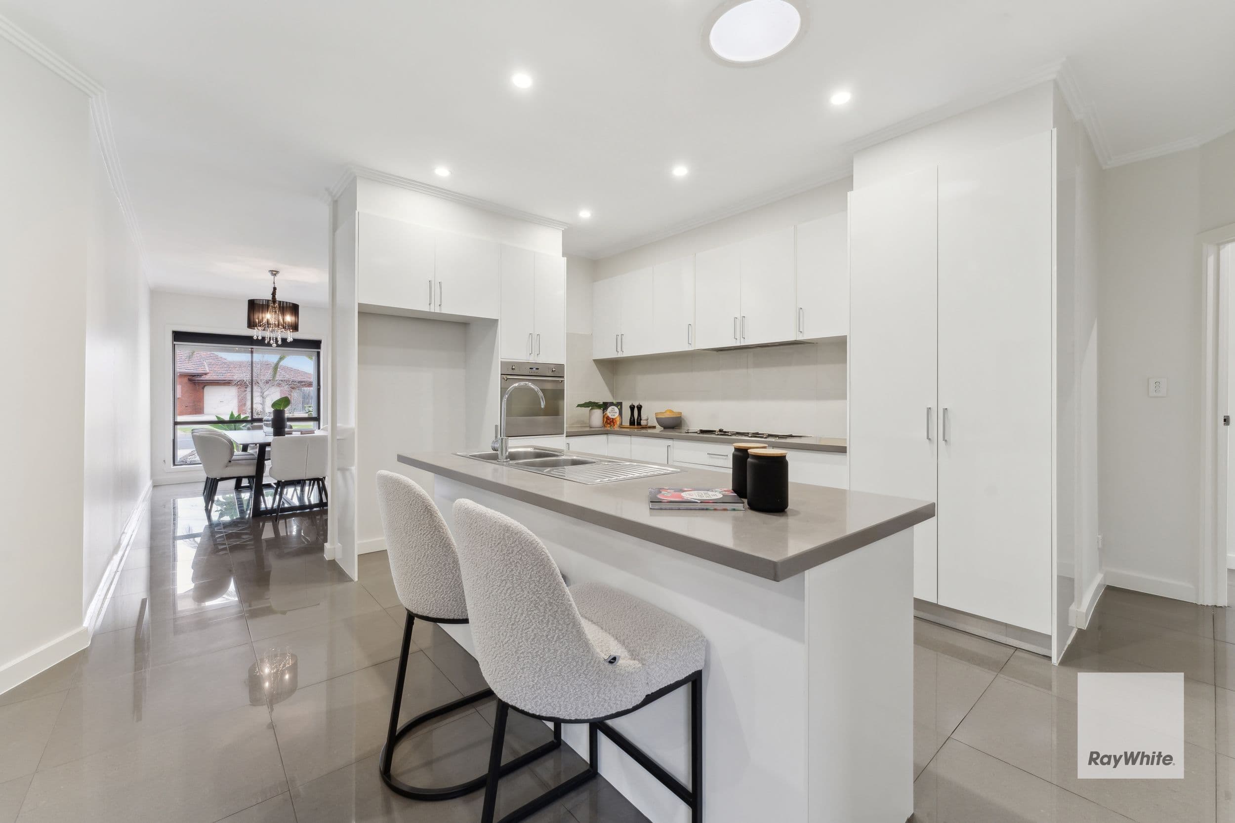 17 Rutherglen Way, Taylors Lakes VIC 3038, Taylors Lakes - Thumbnail 4