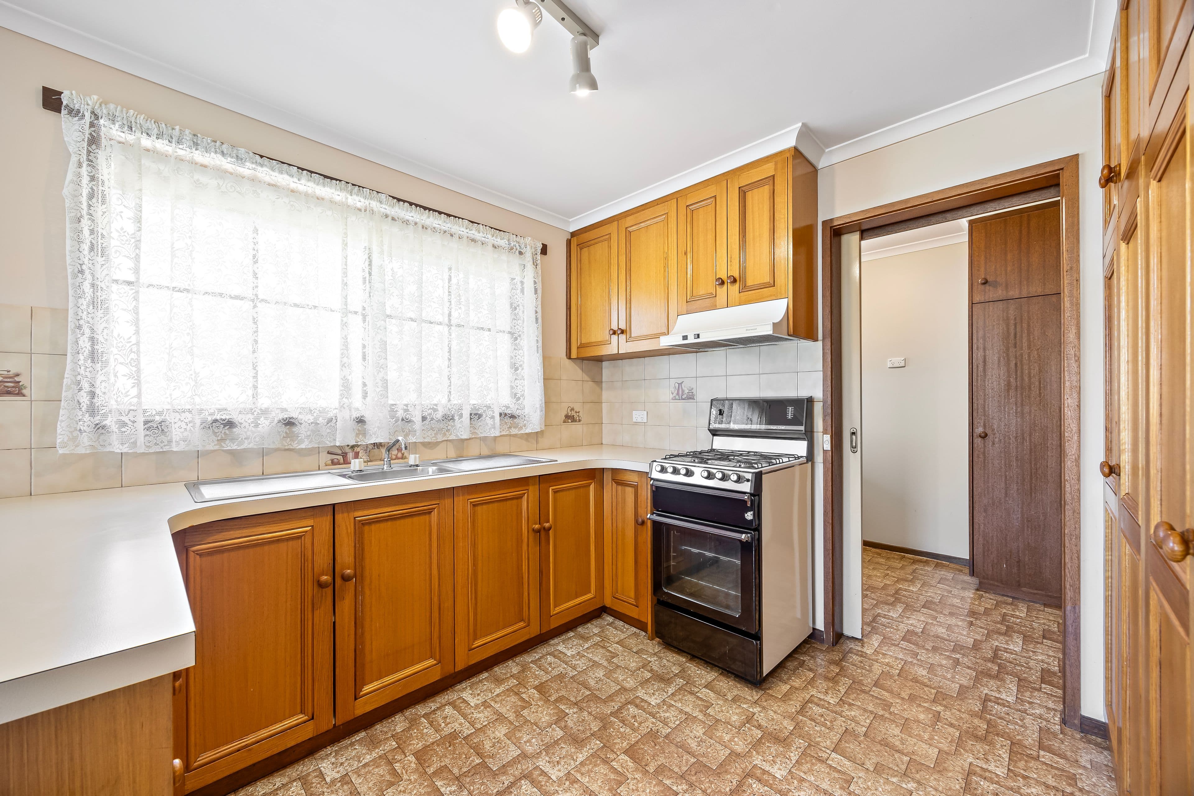 202 Larter Street, Golden Point VIC 3350, Golden Point - Thumbnail 2