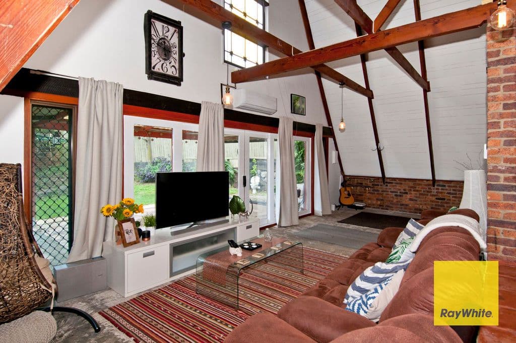 2 Kraatz Avenue, Loganlea QLD 4131, Loganlea - Thumbnail 2