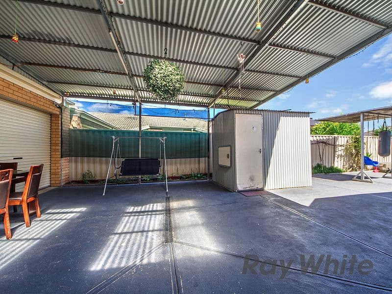 31 Howardson Circuit, St Albans VIC 3021, St Albans - Thumbnail 5