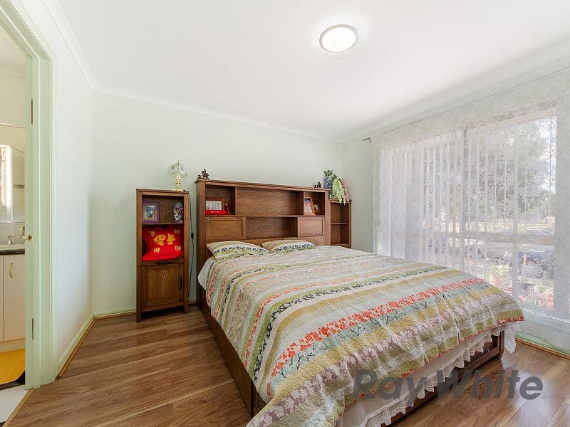 31 Howardson Circuit, St Albans VIC 3021, St Albans - Thumbnail 6