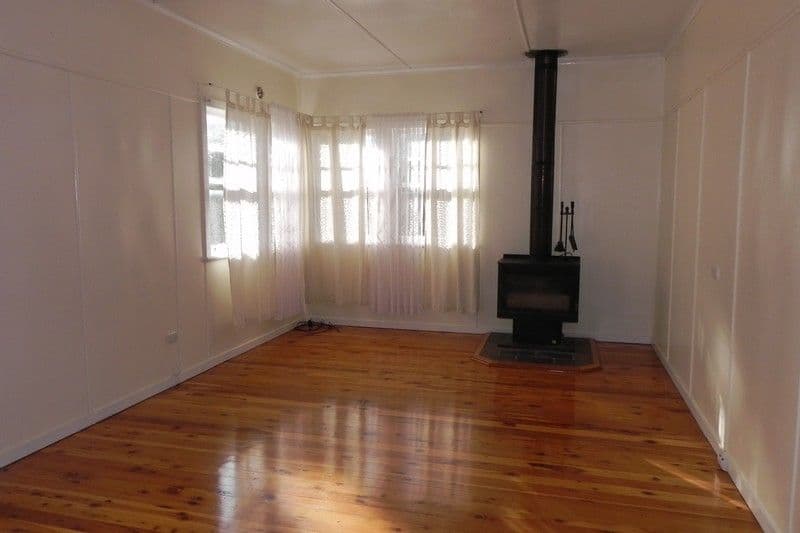 8 Florence, PITTSWORTH QLD 4356, Pittsworth - Thumbnail 2