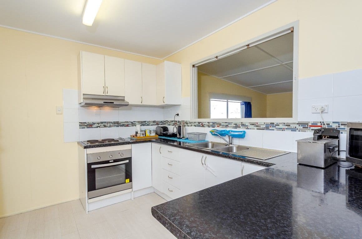 11 Hansen Crescent, Clinton QLD 4680, Clinton - Thumbnail 2