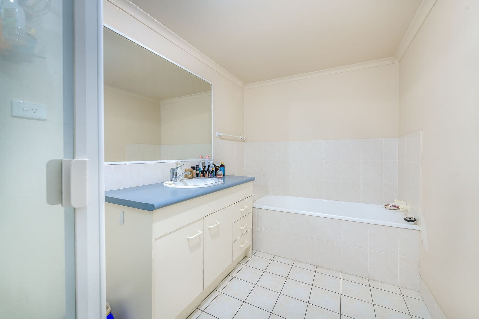 11-19 Taylor Street, Biggera Waters QLD 4216, Biggera Waters - Thumbnail 7