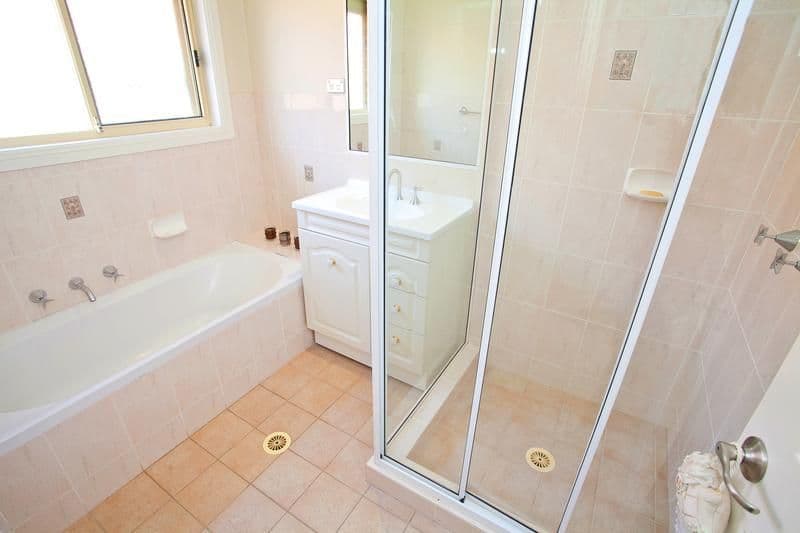20 Wallis Crescent, CECIL HILLS NSW 2171, Cecil Hills - Thumbnail 5