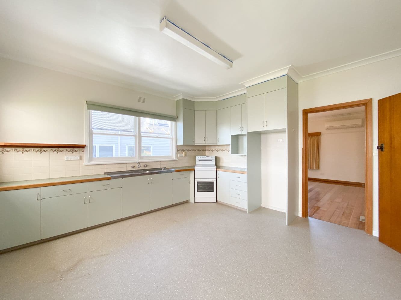 26 Hopetoun Street, Camperdown VIC 3260, Camperdown - Thumbnail 2