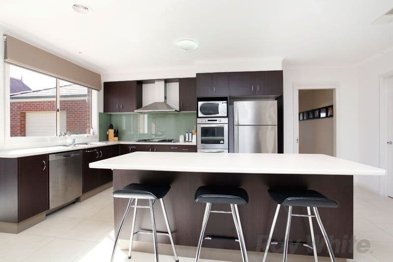 21 Ashmore Avenue, NARRE WARREN SOUTH VIC 3805, Narre Warren South - Thumbnail 3