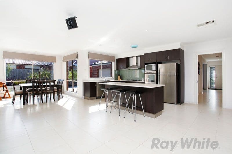 21 Ashmore Avenue, NARRE WARREN SOUTH VIC 3805, Narre Warren South - Thumbnail 4