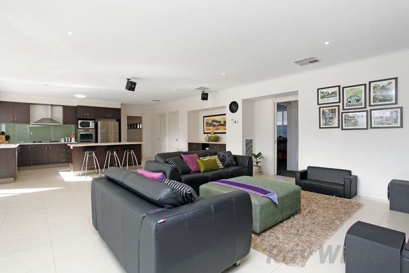 21 Ashmore Avenue, NARRE WARREN SOUTH VIC 3805, Narre Warren South - Thumbnail 6