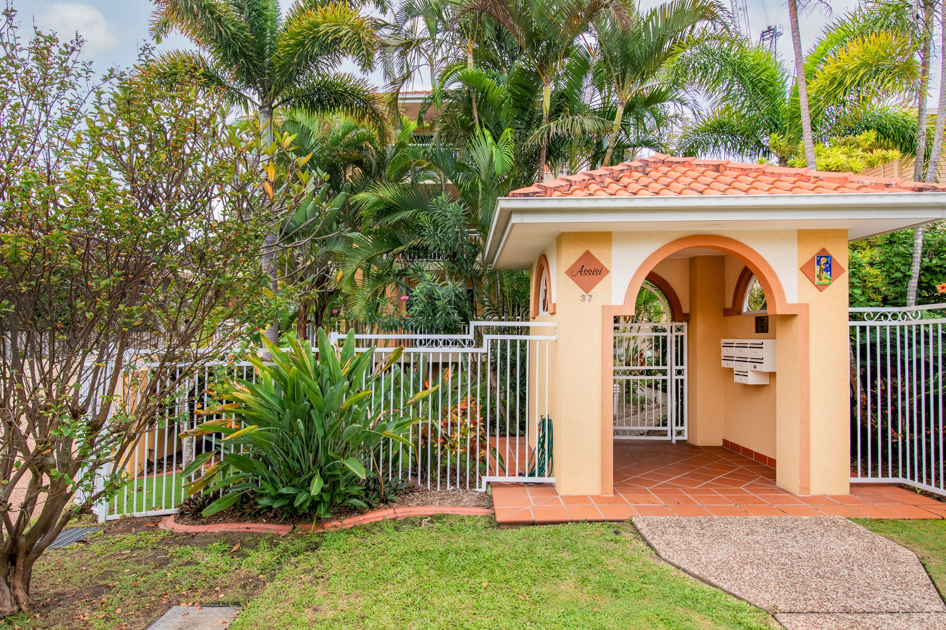 37 Chelsea Avenue, Broadbeach QLD 4218, Broadbeach - Thumbnail 5