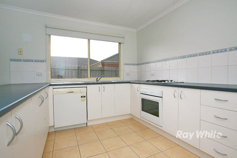 15 Incana Court, CRANBOURNE WEST VIC 3977, Cranbourne West - Thumbnail 2