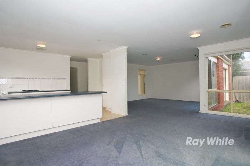 15 Incana Court, CRANBOURNE WEST VIC 3977, Cranbourne West - Thumbnail 3