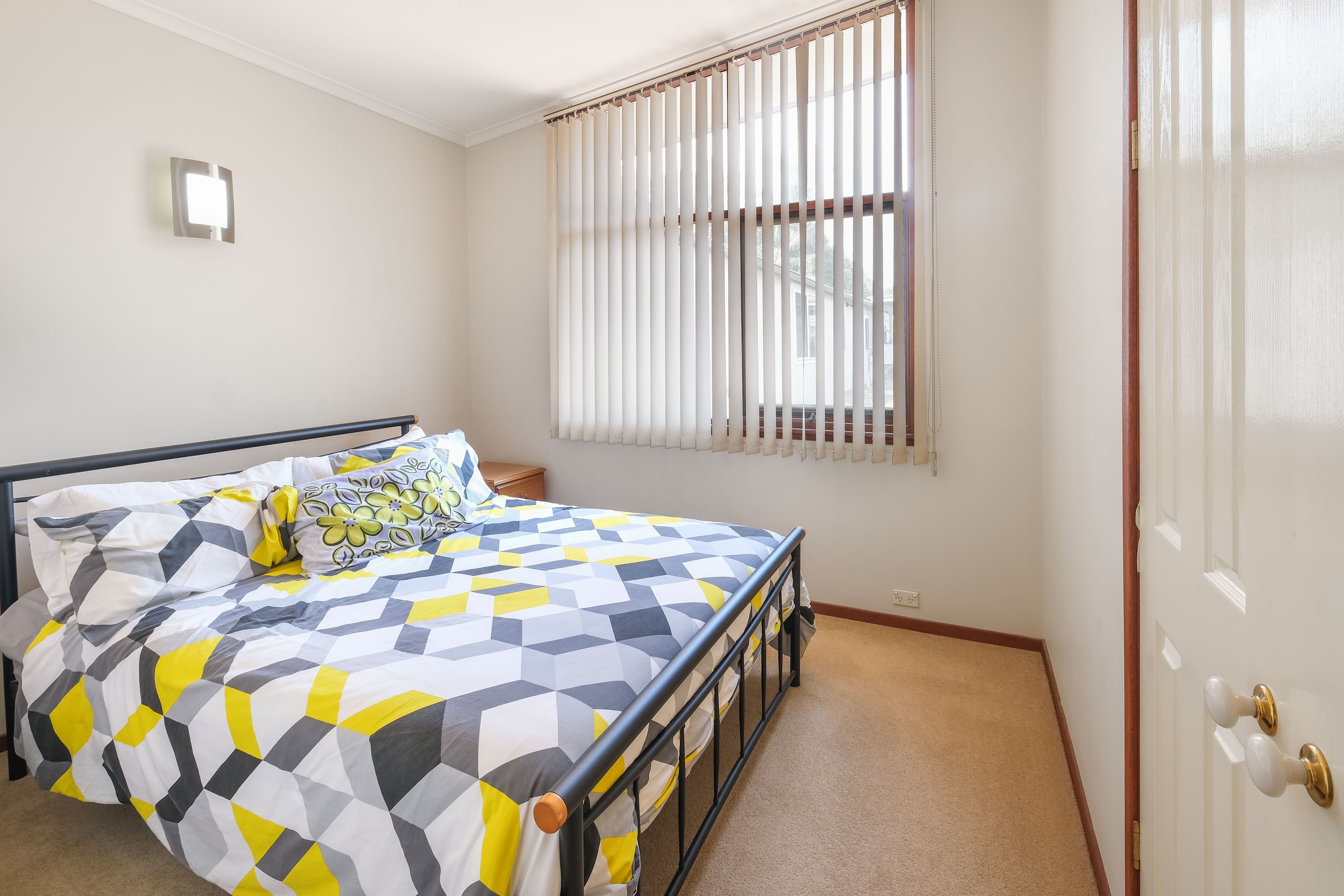 14 Carlyon Street, Killarney Vale - Thumbnail 2