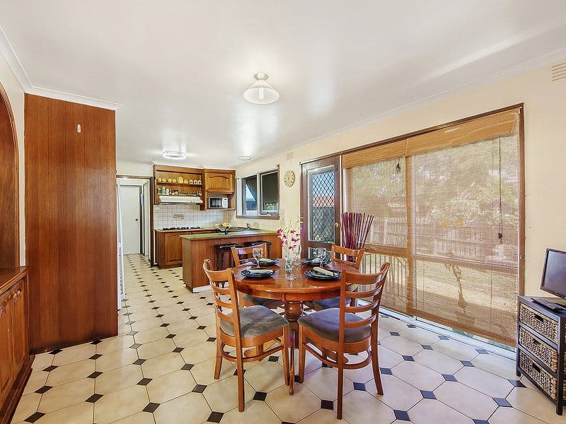 12 Clarice Close, ST ALBANS VIC 3021, St Albans - Thumbnail 3