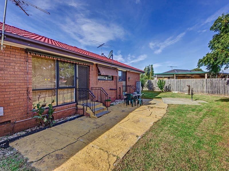 12 Clarice Close, ST ALBANS VIC 3021, St Albans - Thumbnail 8