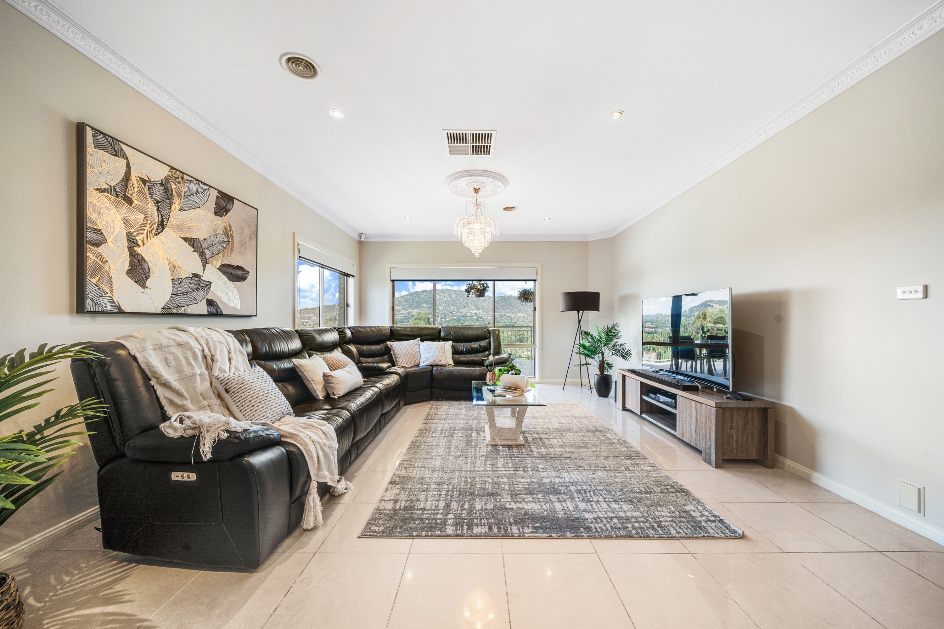 8 Slavin Place, Gordon ACT 2906, Gordon - Thumbnail 2