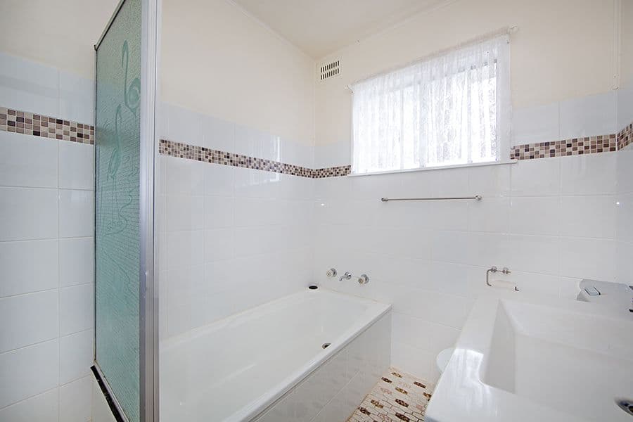19 Bass Avenue, Killarney Vale - Thumbnail 5