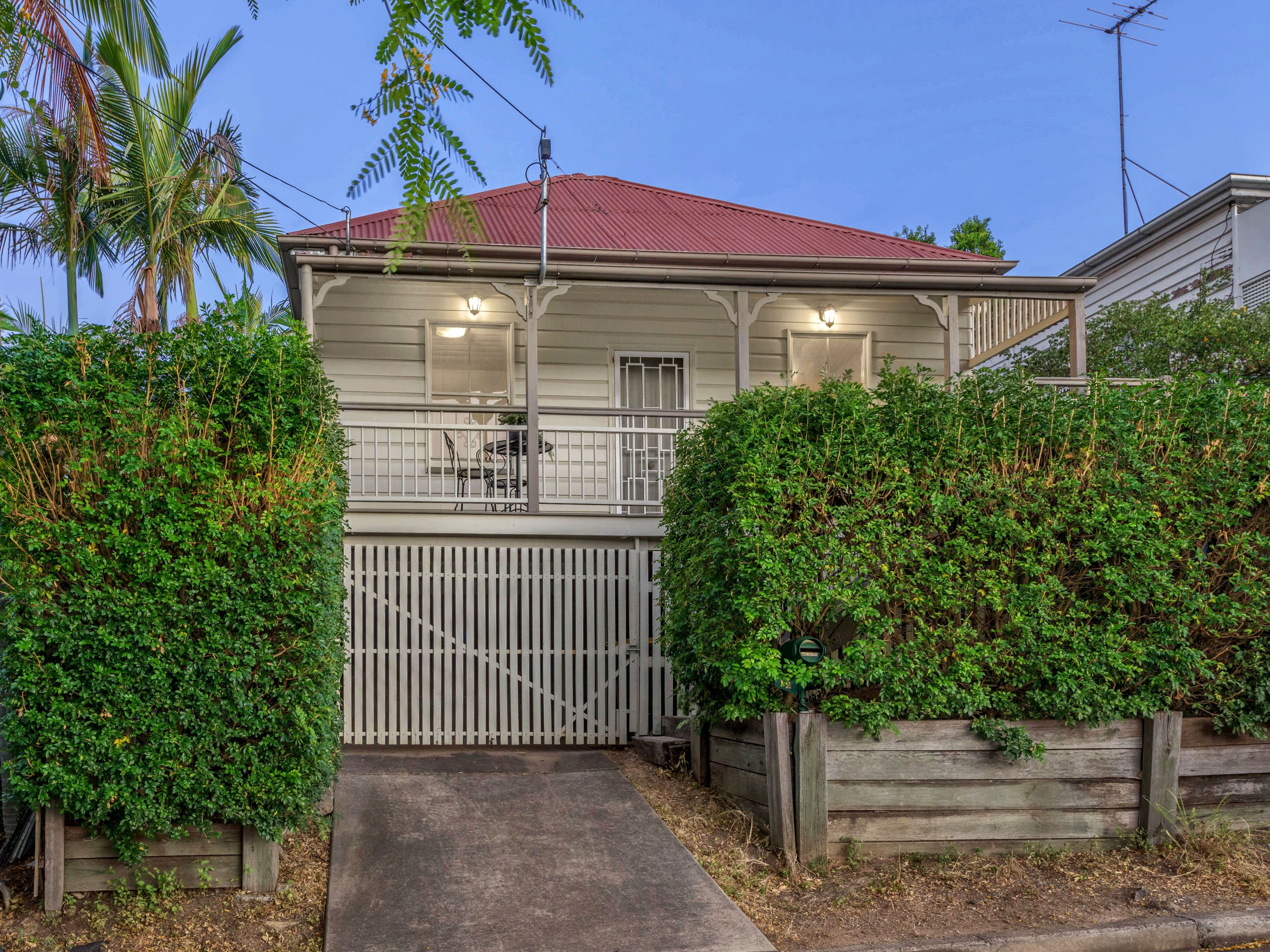 12 Cook Street, Red Hill QLD 4059, Red Hill - Thumbnail 2