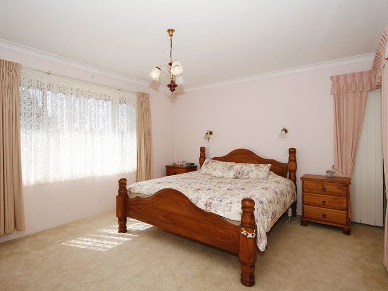 284 Summerlakes Parade, BALLAJURA WA 6066, Ballajura - Thumbnail 2
