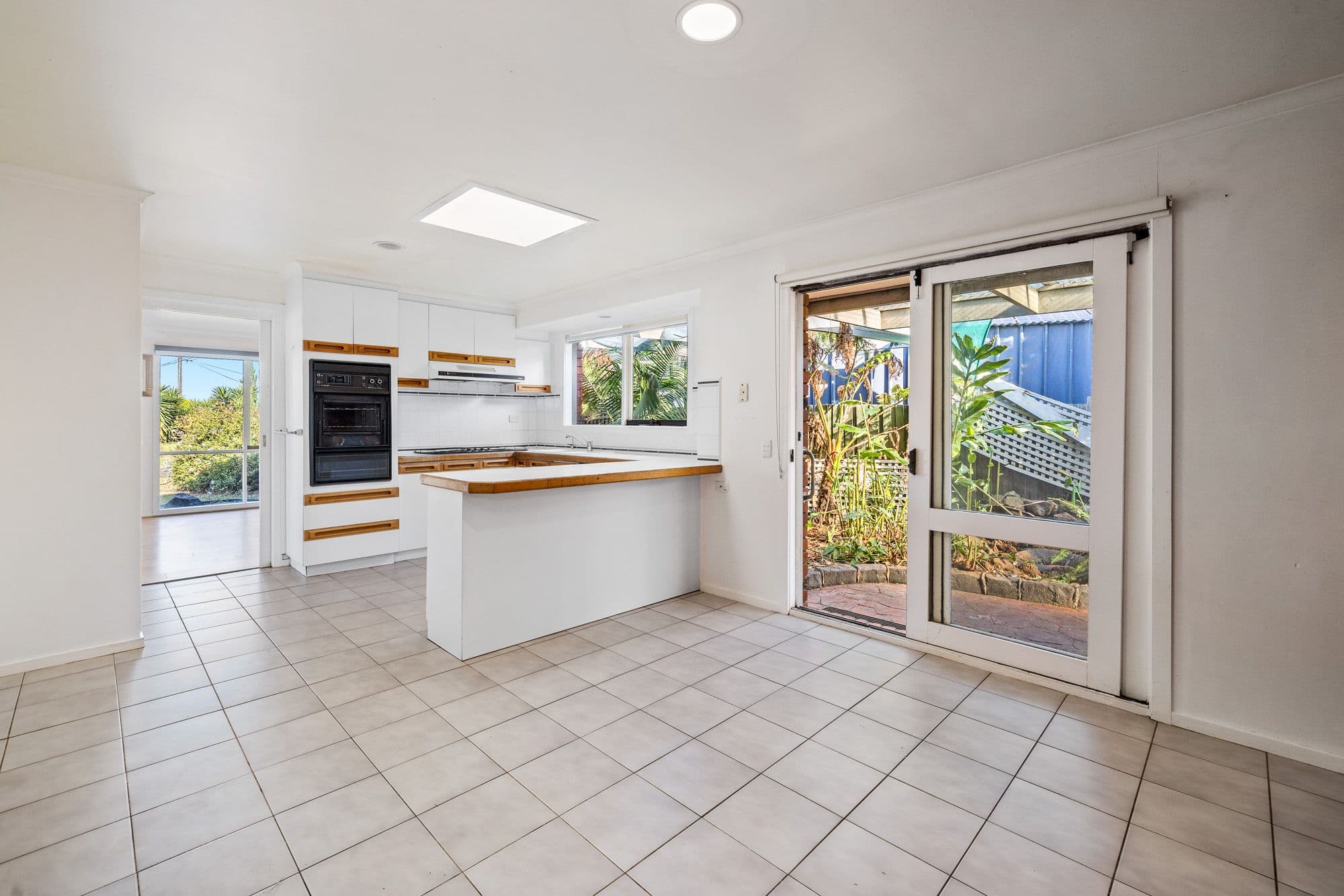 9 Argyle Crescent, Werribee VIC 3030, Werribee - Thumbnail 2