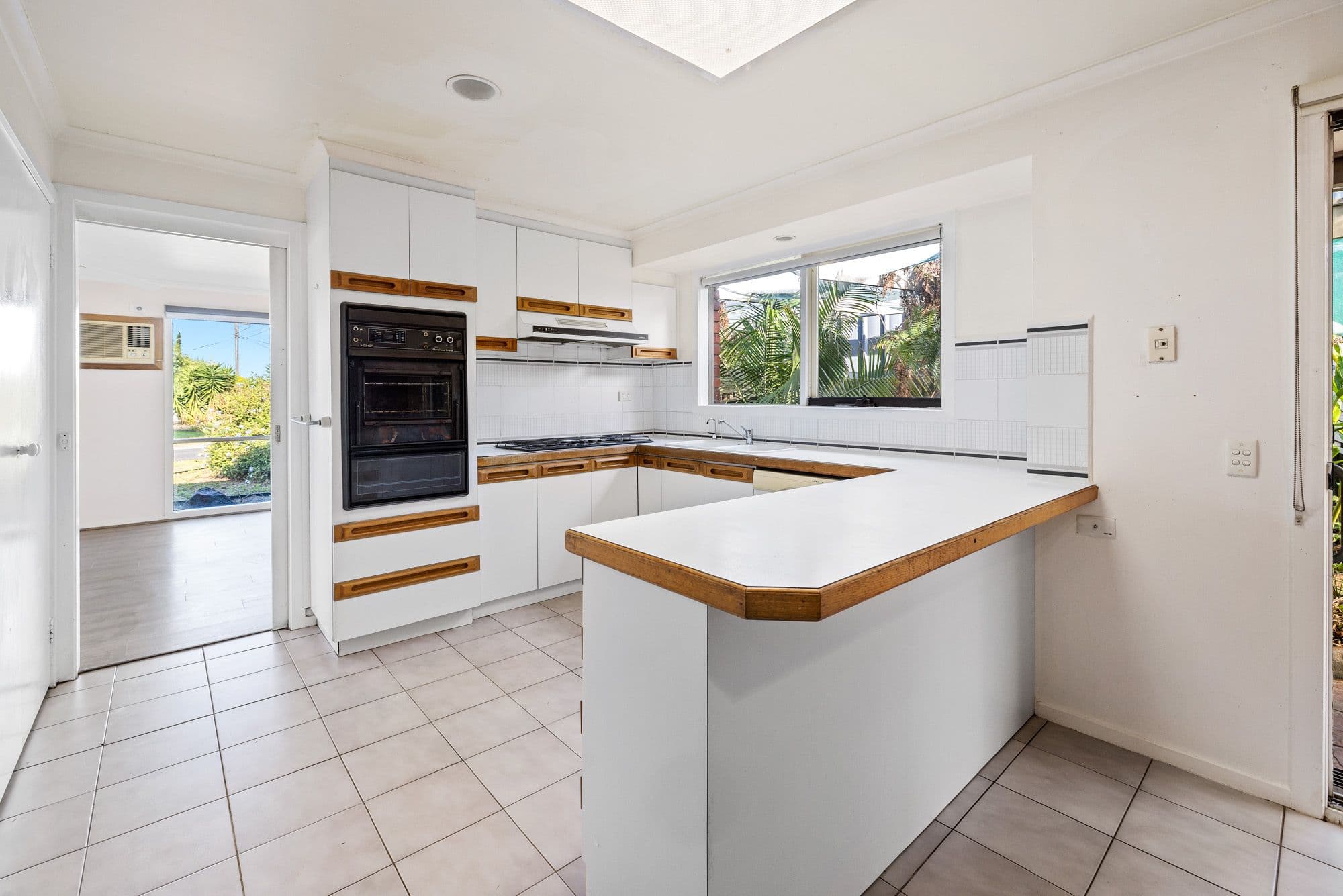 9 Argyle Crescent, Werribee VIC 3030, Werribee - Thumbnail 3