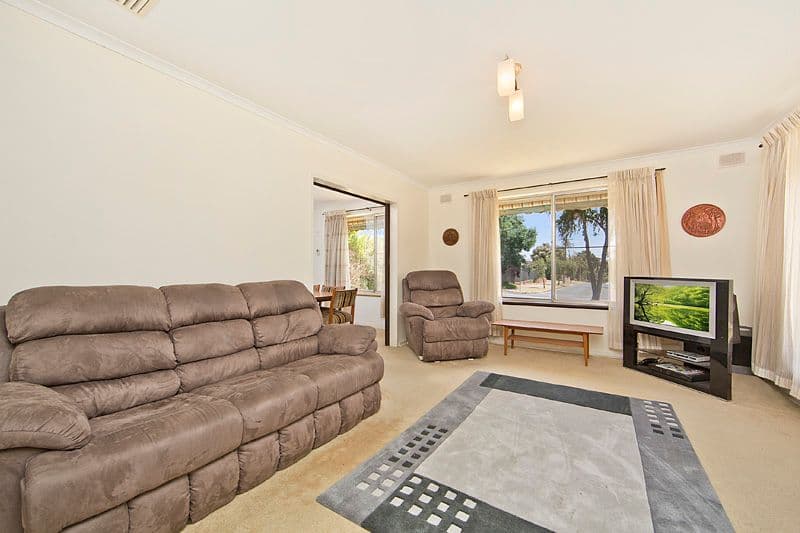 9 Rutherglen Avenue, VALLEY VIEW SA 5093, Valley View - Thumbnail 2