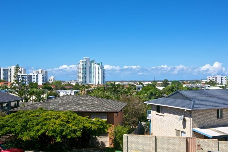 5 Reynolds Avenue, LABRADOR QLD 4215, Labrador - Thumbnail 2