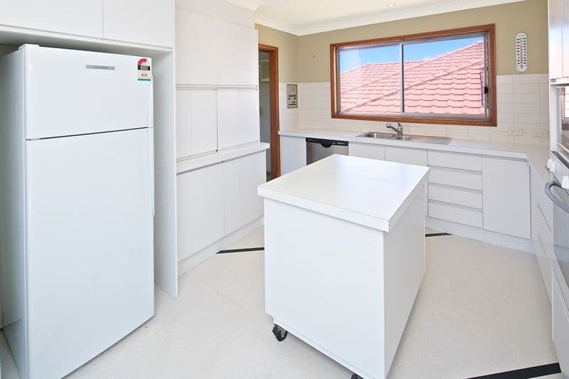 5 Reynolds Avenue, LABRADOR QLD 4215, Labrador - Thumbnail 3