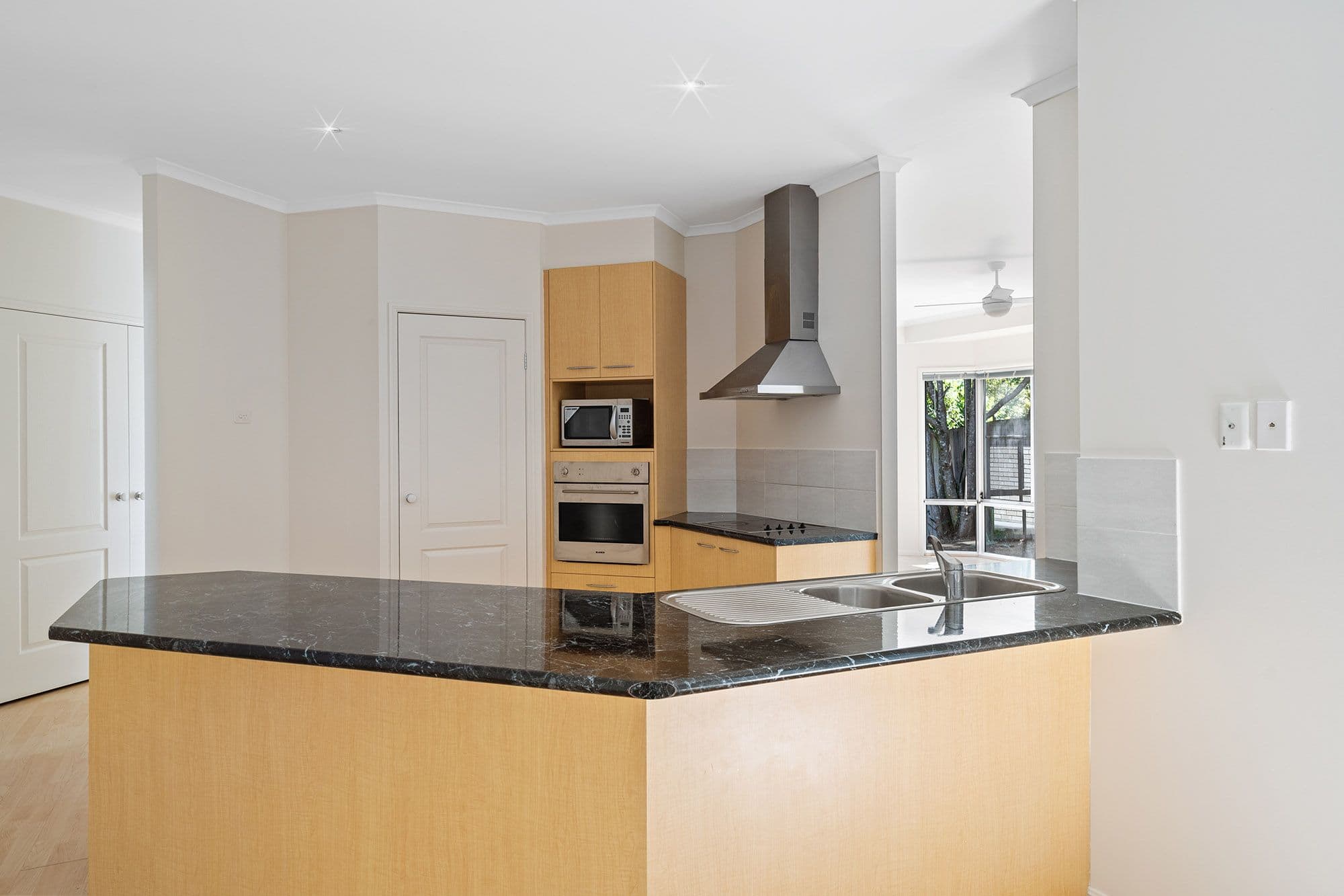 85 BRETON Street, Sunnybank QLD 4109, Sunnybank - Thumbnail 2
