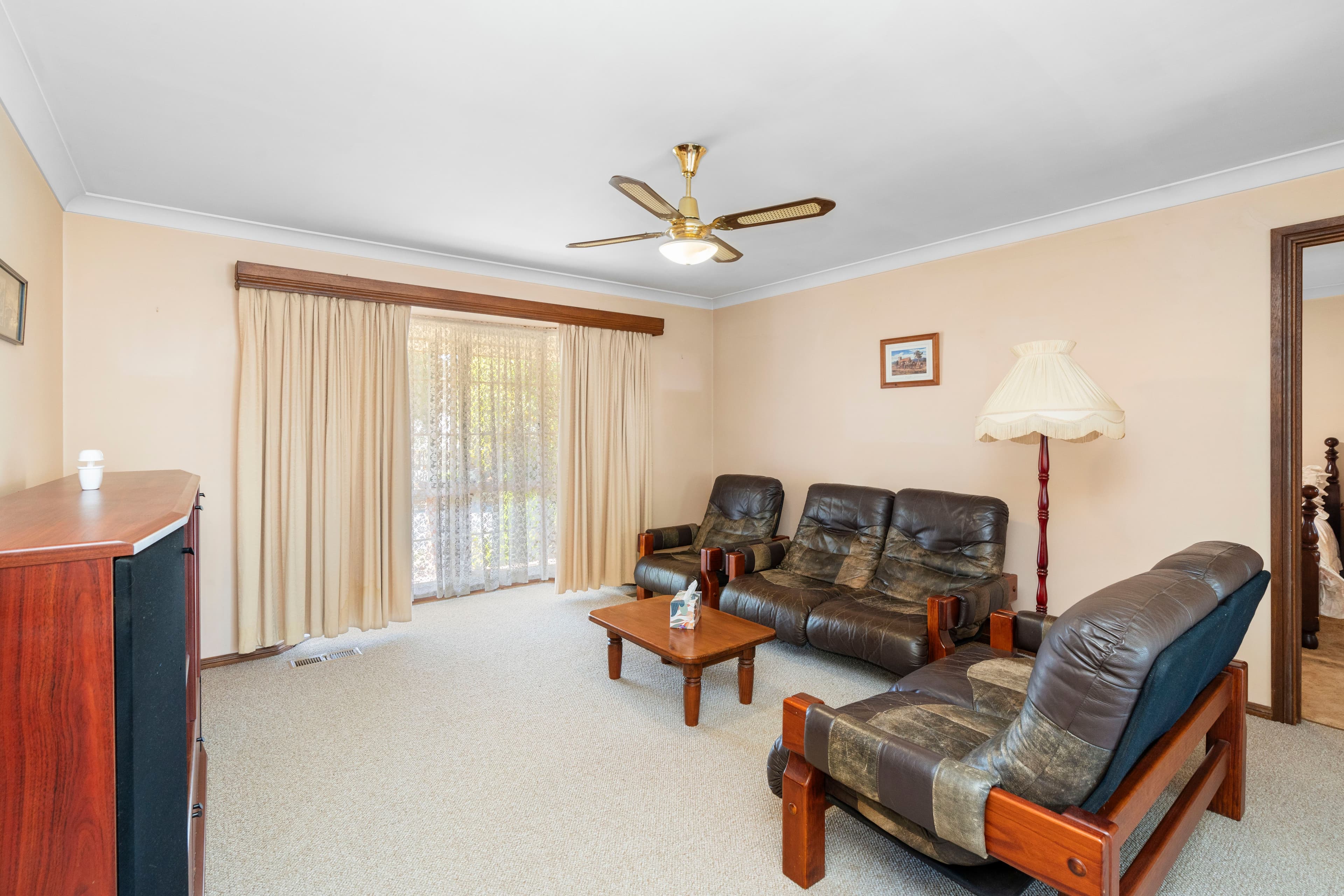 2 Kurrajong Avenue, FOREST HILL NSW 2651, Forest Hill - Thumbnail 4
