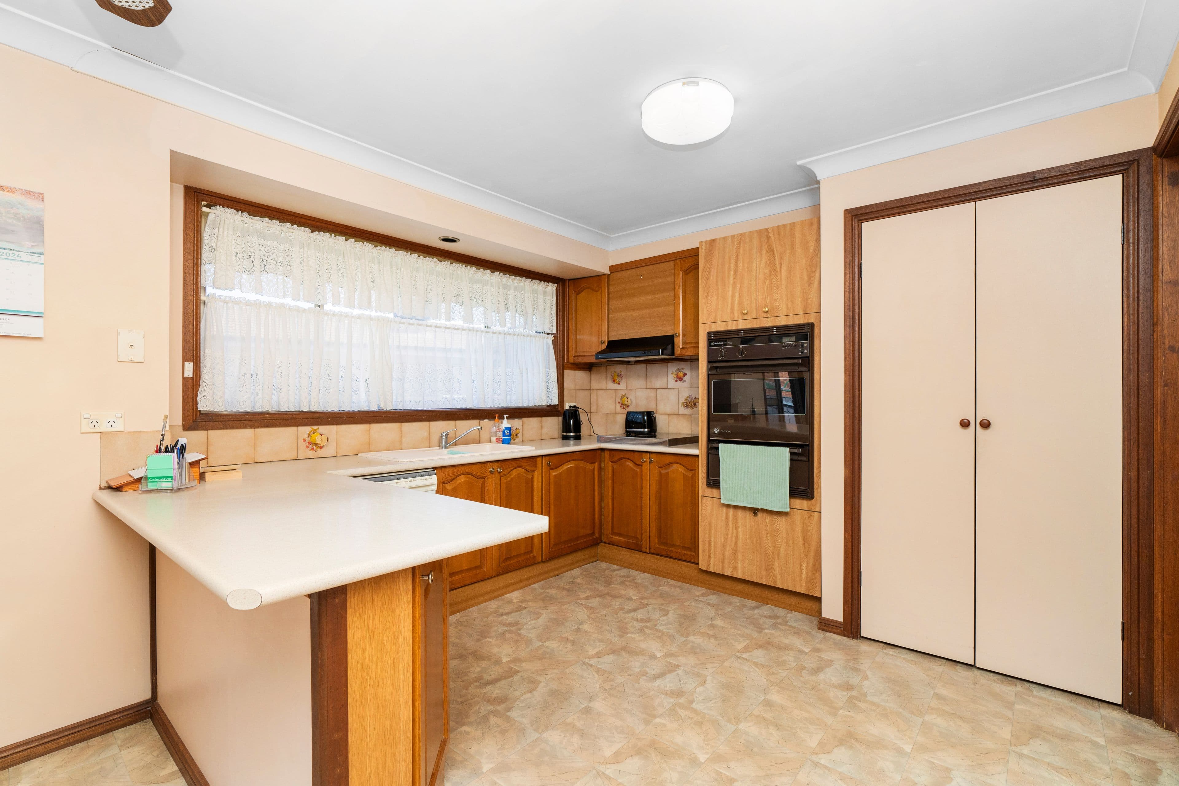 2 Kurrajong Avenue, FOREST HILL NSW 2651, Forest Hill - Thumbnail 5