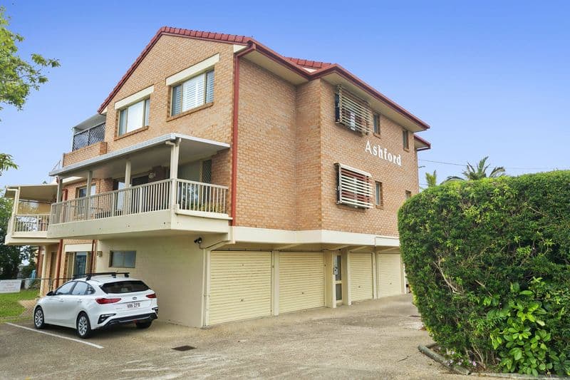 162 Prince Edward Parade, Scarborough - Image 1