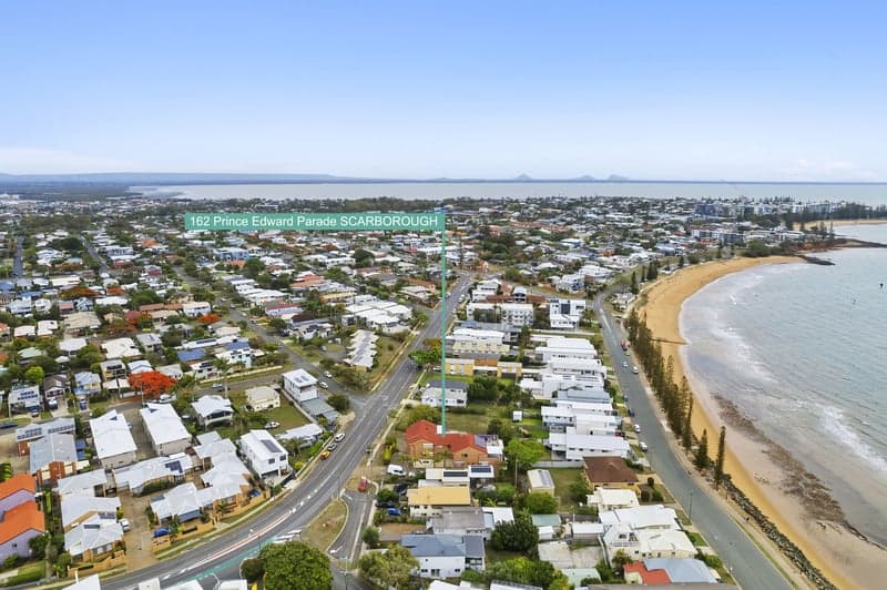 162 Prince Edward Parade, Scarborough - Thumbnail 2
