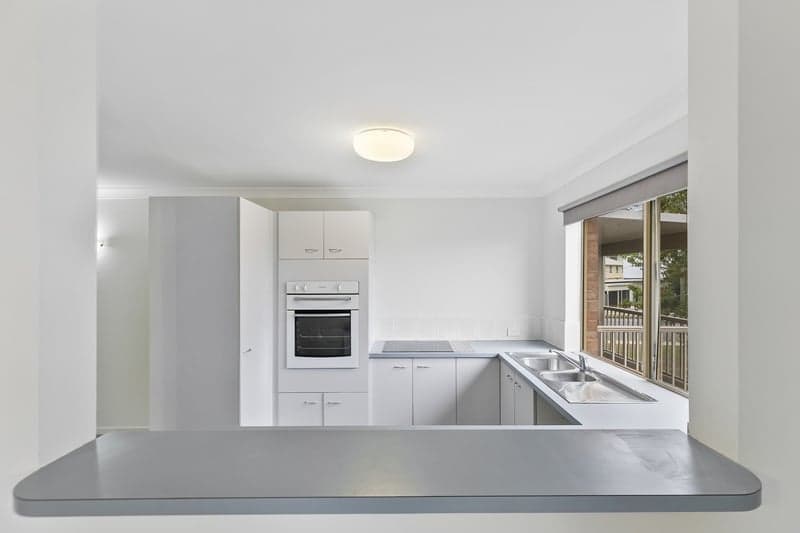 162 Prince Edward Parade, Scarborough - Thumbnail 7