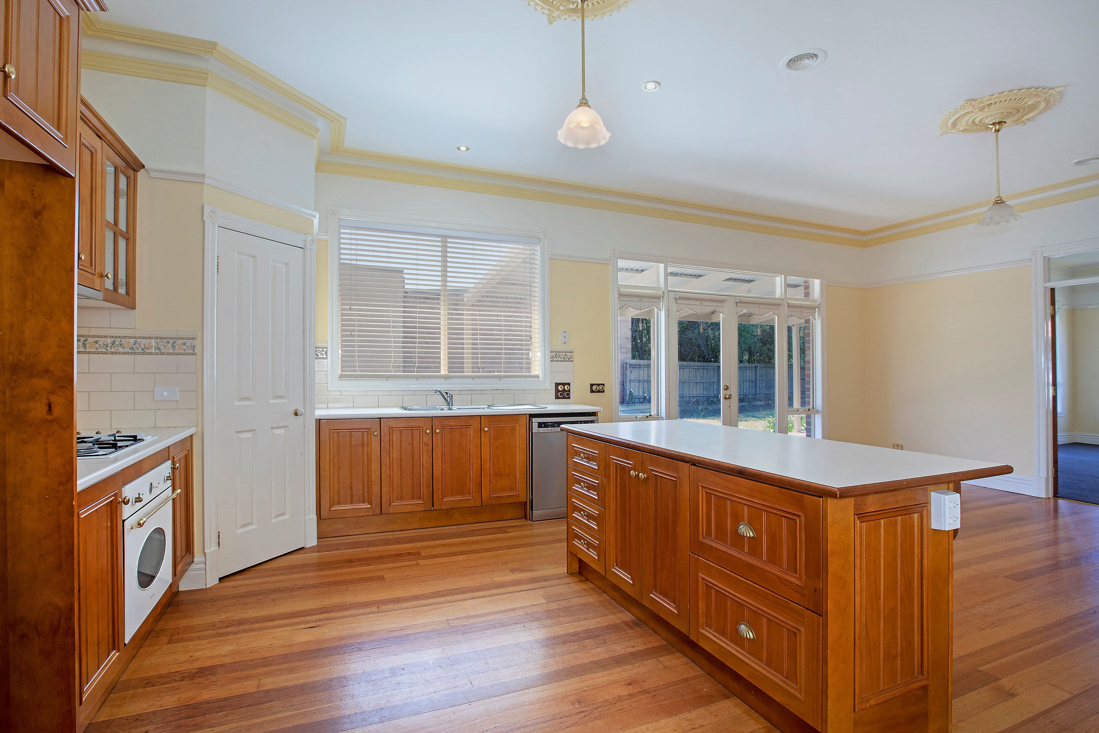 6 Wickenby Court, Highton VIC 3216, Highton - Thumbnail 3