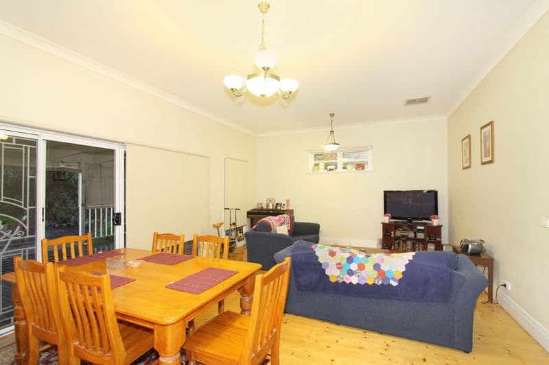 55 Golf Links Avenue, OAKLEIGH VIC 3166, Oakleigh - Thumbnail 5