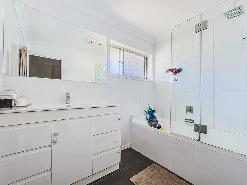 361 Horizon Drive, RIVERHILLS QLD 4074, Riverhills - Thumbnail 7