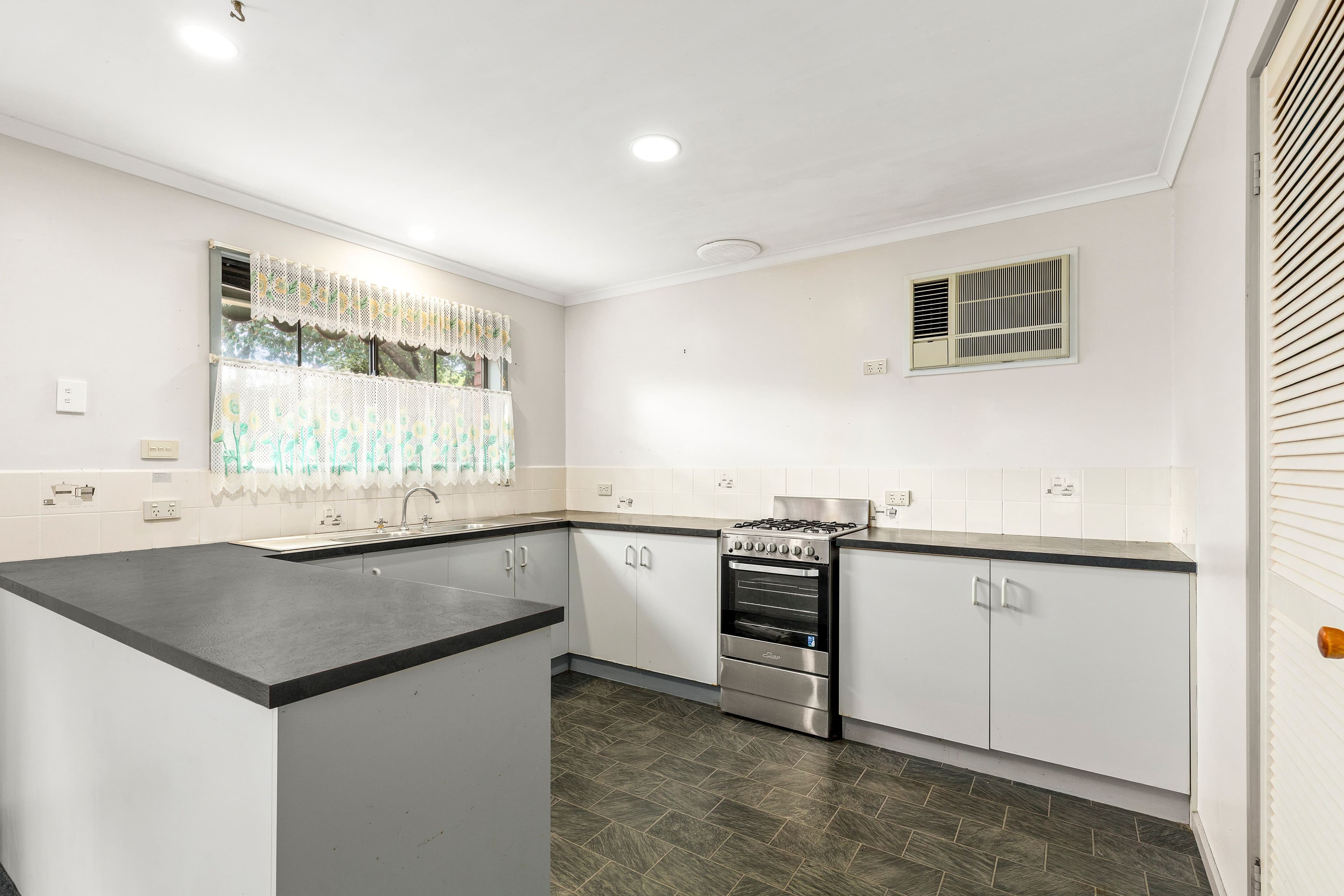 1 Dundundra Drive, Clifton Springs VIC 3222, Clifton Springs - Thumbnail 2