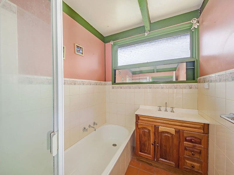 35 Pinoak Street, ST ALBANS VIC 3021, St Albans - Thumbnail 5