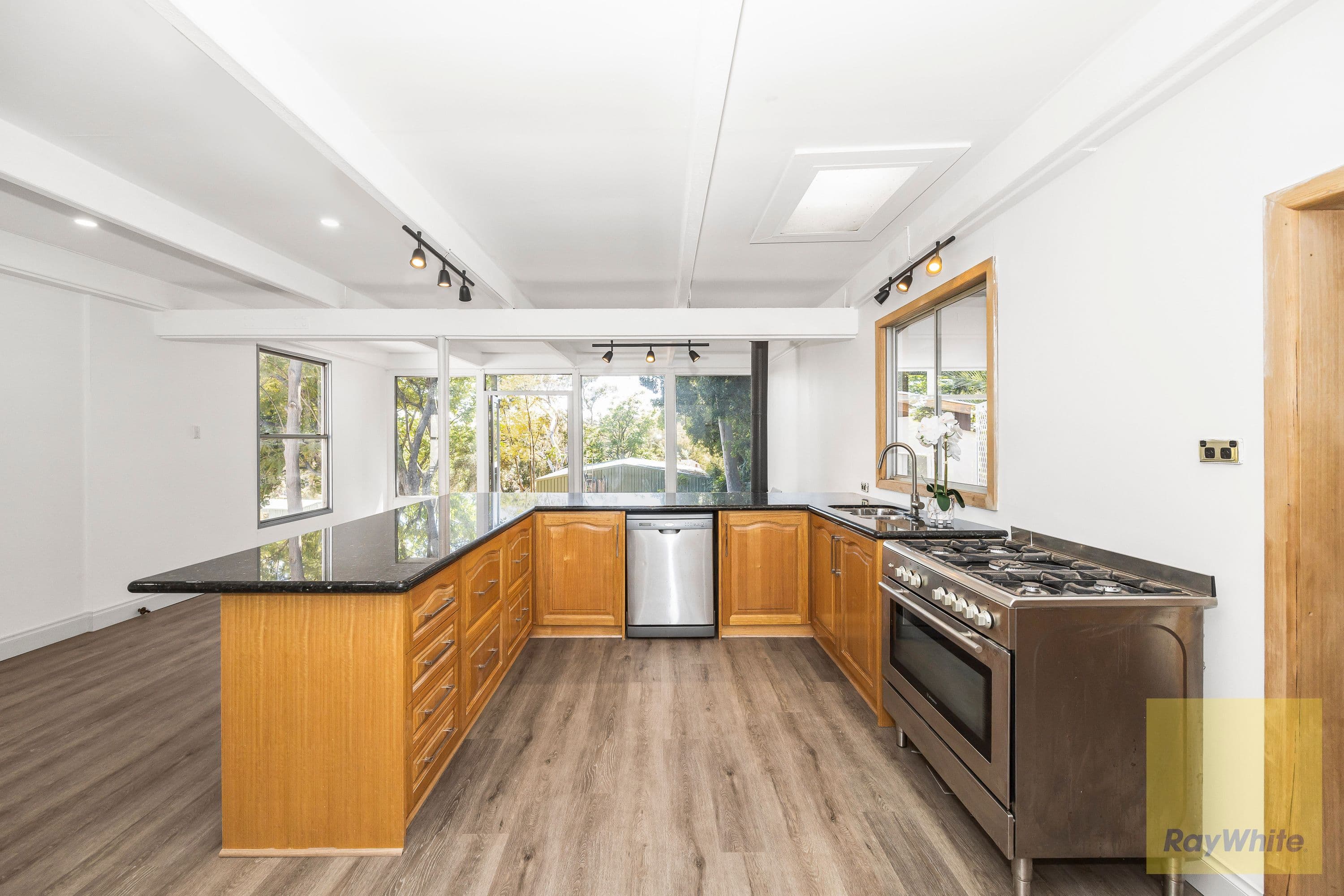 180 Kalamunda Road, Gooseberry Hill WA 6076, Gooseberry Hill - Thumbnail 6