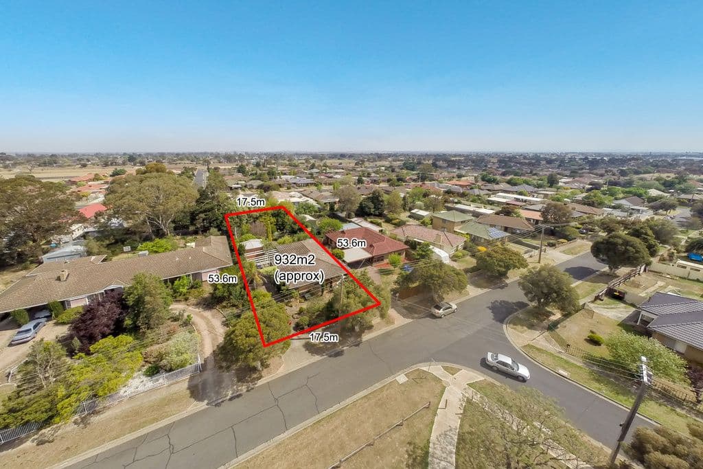 13 Sandra Street, MELTON VIC 3337, Melton - Thumbnail 3