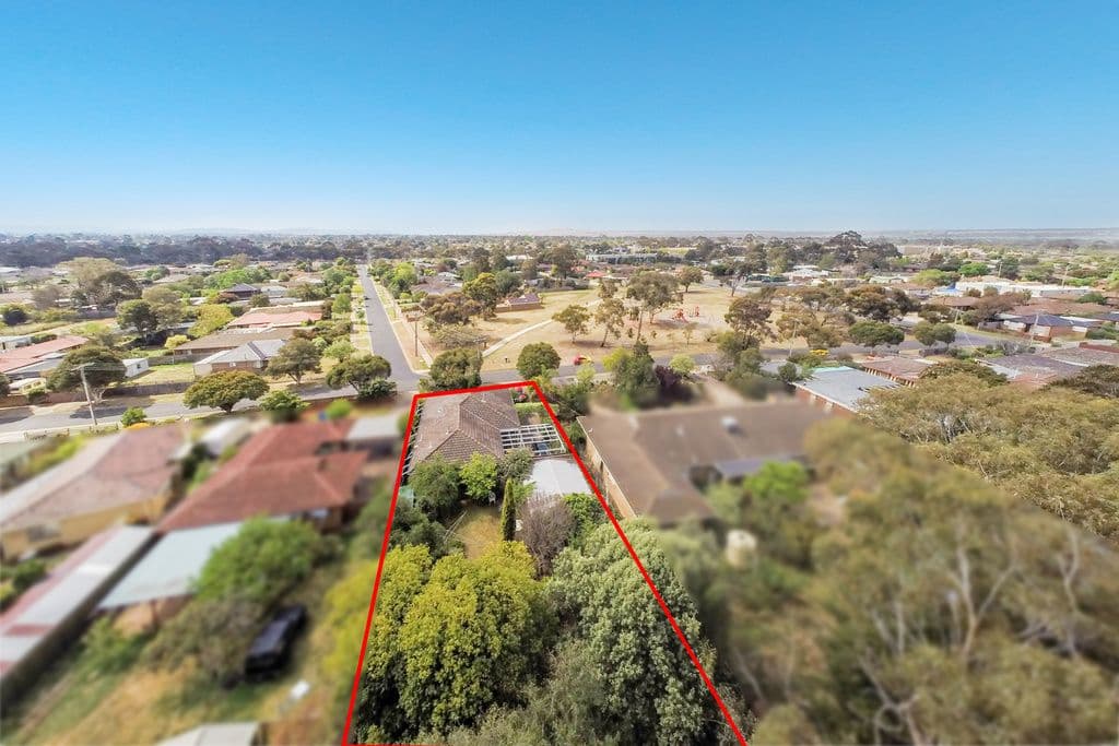 13 Sandra Street, MELTON VIC 3337, Melton - Thumbnail 7