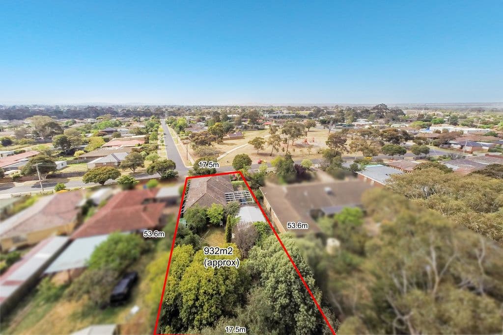 13 Sandra Street, MELTON VIC 3337, Melton - Thumbnail 8