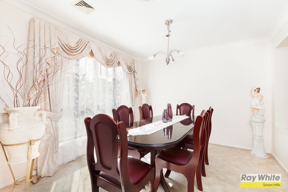 39 Maria Lock Grove, Oakhurst - Thumbnail 4