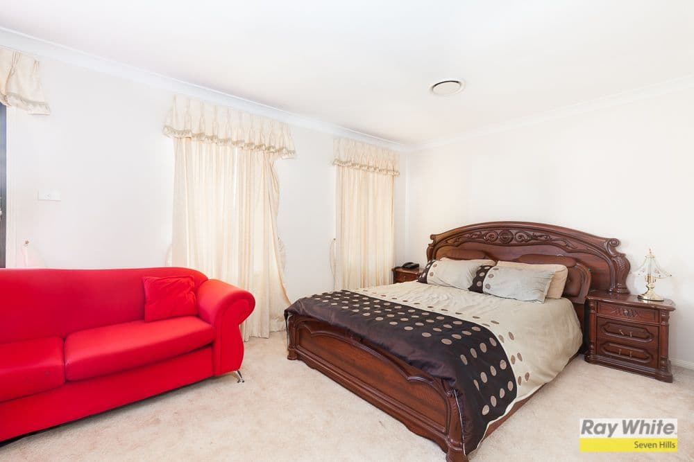 39 Maria Lock Grove, Oakhurst - Thumbnail 6